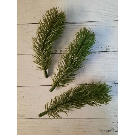 Ветки ели декоративные (пластик) 12 см, цена за 1 шт